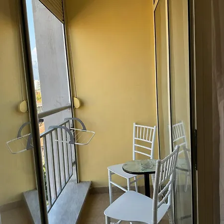 Sunlight At Pazari I Ri تيرانا