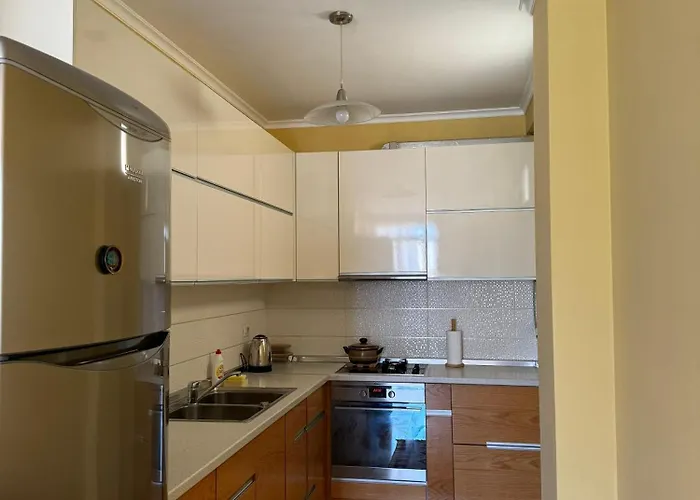 Sunlight At Pazari I Ri *